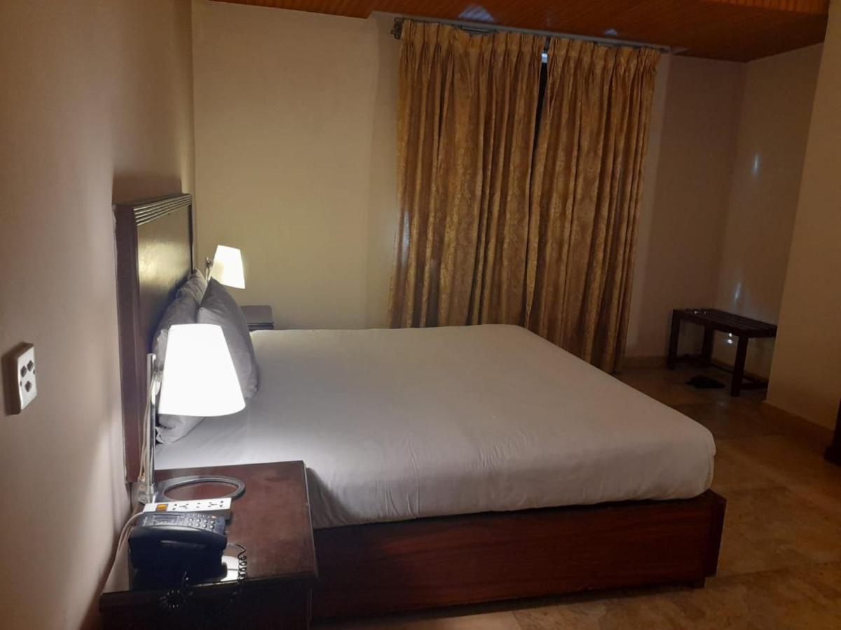 Shalimar Tower Hotel لاهور المظهر الخارجي الصورة